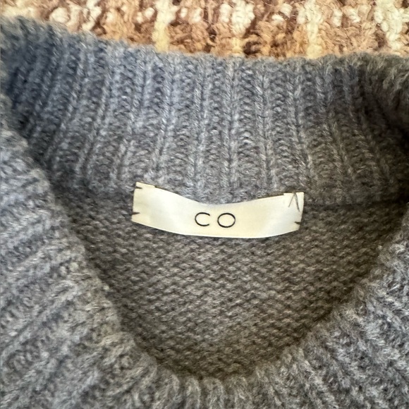 CO Boyfriend Crew Neck in Wool Cashmere - Picture 3 of 7